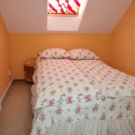Hajnal Vendeghaz Guest house *